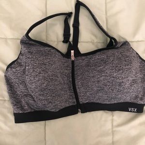 VA Knockout sports bra